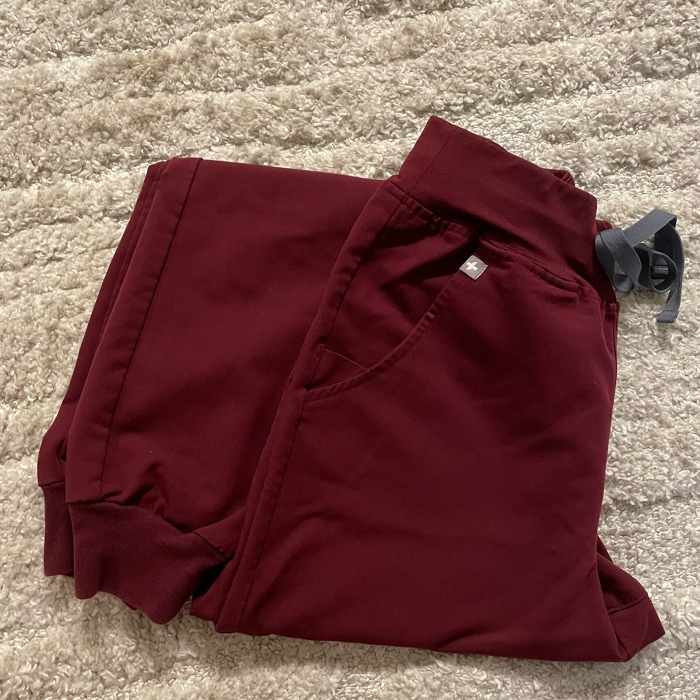 Figs XXS burgundy scrub pants used
